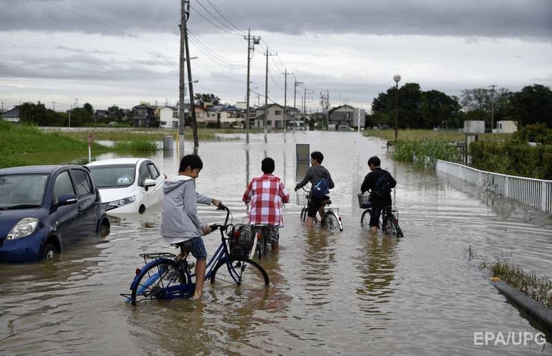 Более 110 тыс. человек эвакуировали в Японии