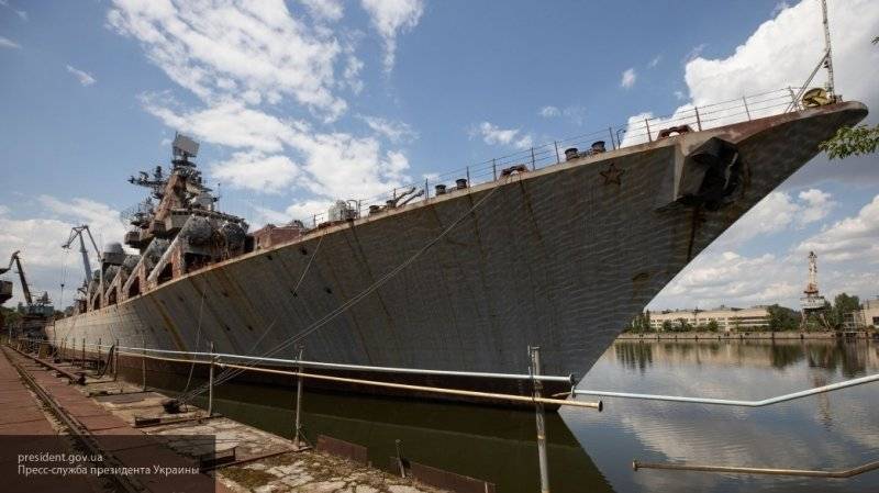 Пользователи Сети высмеяли удручающее состояние заржавевшего крейсера "Украина"