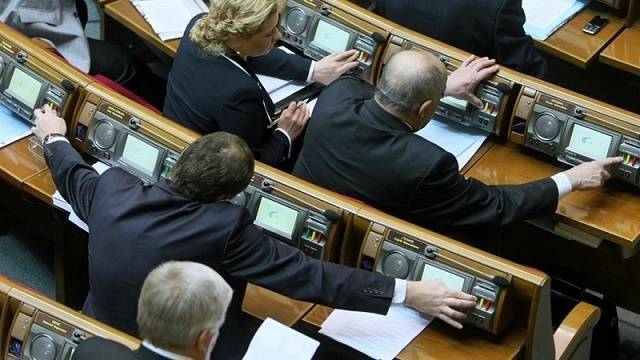 «Слуги народа» примут закон об импичменте и искоренят «кнопкодавство» — Новости политики, Новости Украины