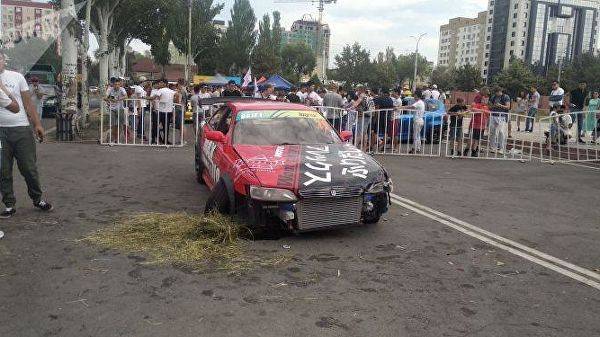 Машина въехала в толпу зрителей на соревнованиях по дрифту в Бишкеке — Информационное Агентство "365 дней"