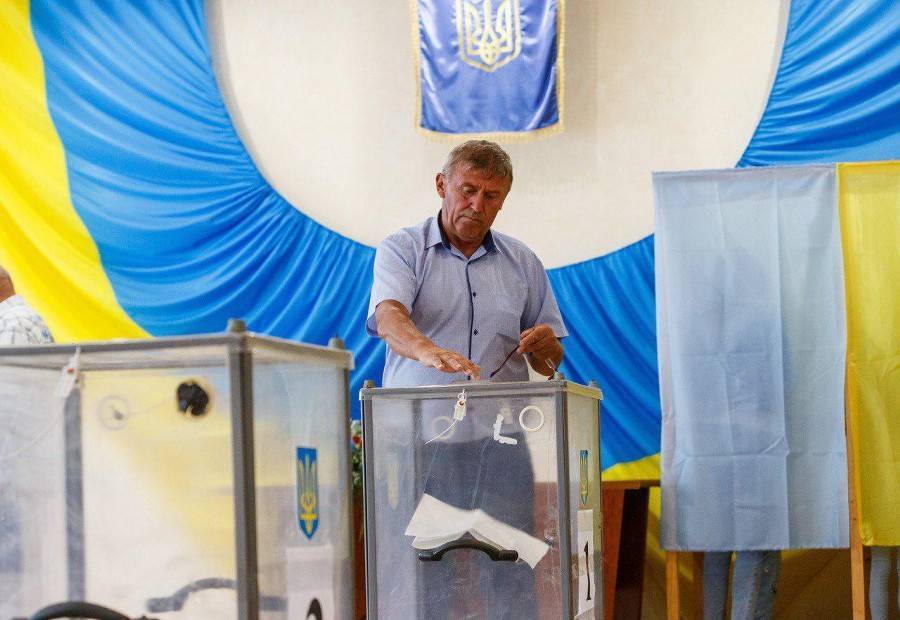 Политолог оценил предварительные результаты выборов в Верховную раду