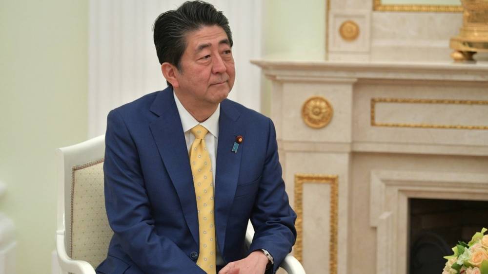 Абэ хочет заключить мирный договор с Россией до 2021 года