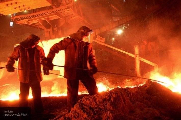 Путин поздравил работников горно-металлургического комплекса с праздником