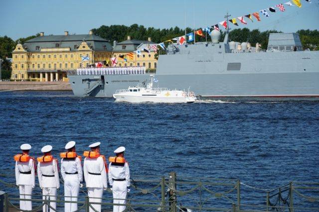 В Петербурге и Кронштадте прошла тренировка Главного военно-морского парада