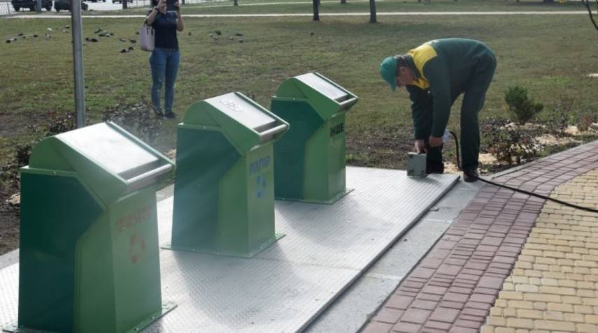 Киев начал пилотный проект по раздельному сбору мусора