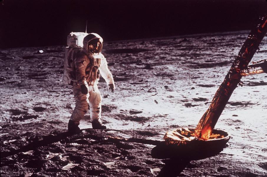 Американские астронавты вернутся на Луну в 2024 году