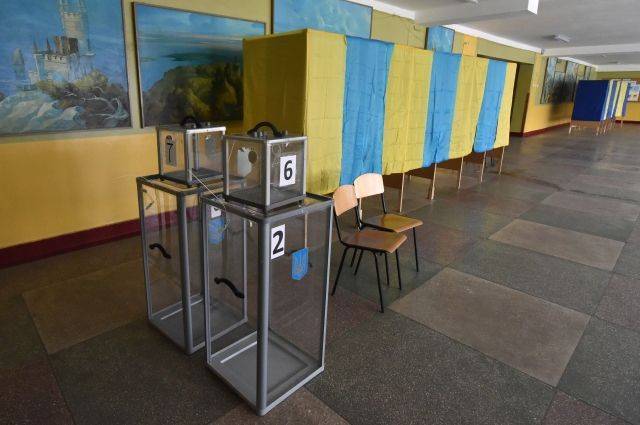 На украинском избирательном участке в качестве сейфа использовали кастрюлю