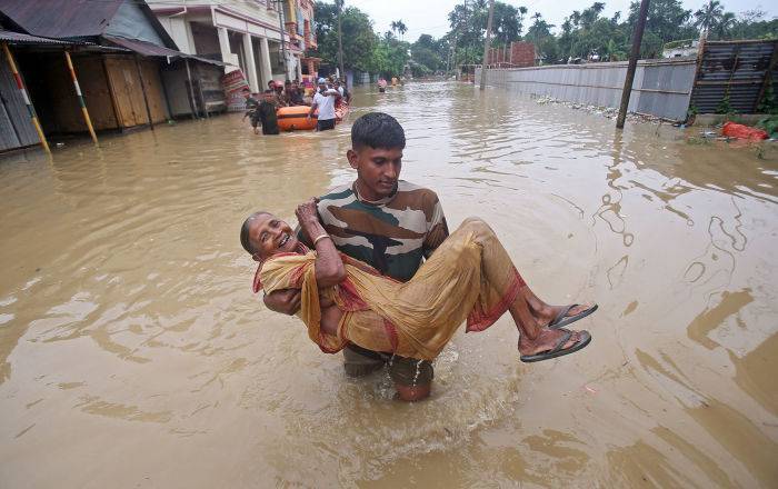 Мощное наводнение в Индии – число жертв растет