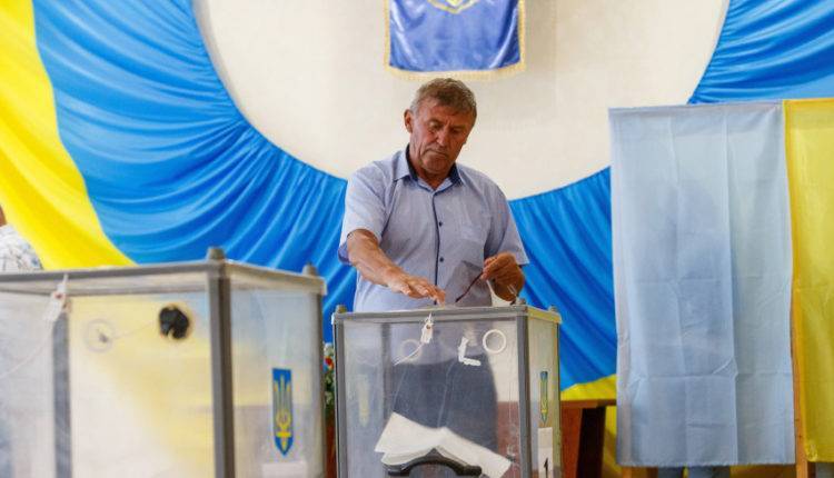 ЦИК: Явка на внеочередных выборах в Раду достигла 36,59%