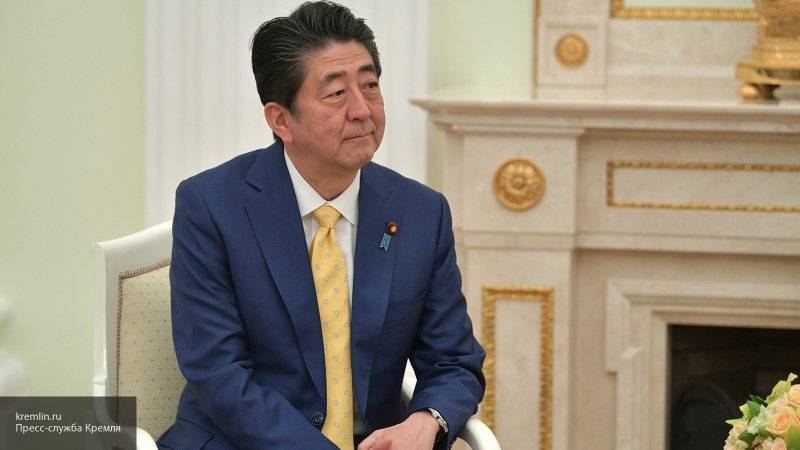 Премьер-министр Японии заявил, что хочет заключить мирный договор с Россией до 2021 года