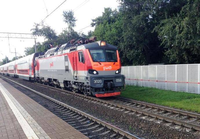 Несколько поездов в сторону Москвы и обратно задержали на Северной железной дороге