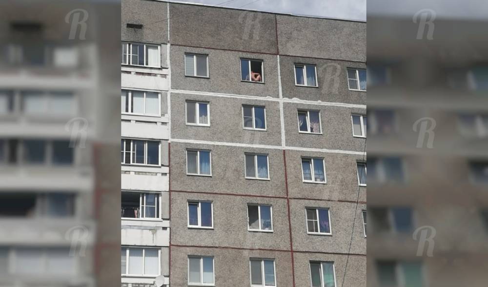 «Вот и наступила жара»: голый мужчина напугал детишек в Смоленской области