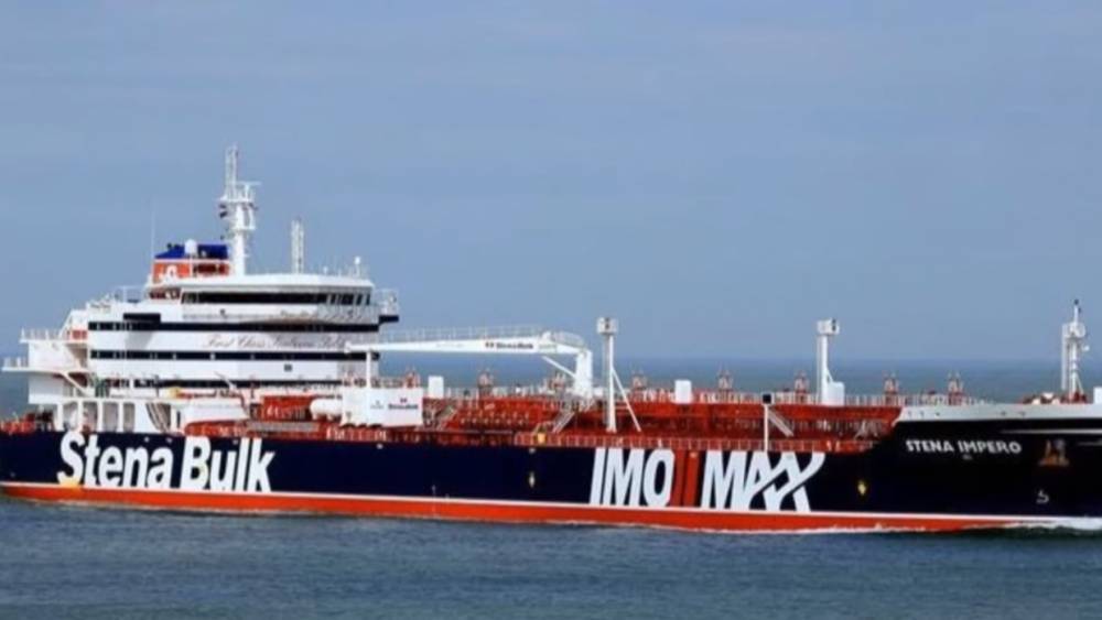 Посольство РФ подтвердило, что на задержанном в Иране танкере находятся трое россиян