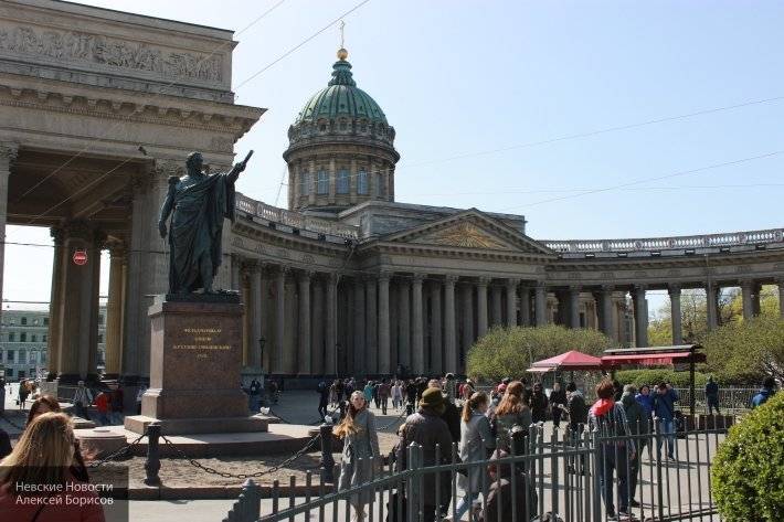 В Петербурге и Ленинградской области с 1 октября начнут действовать электронные визы