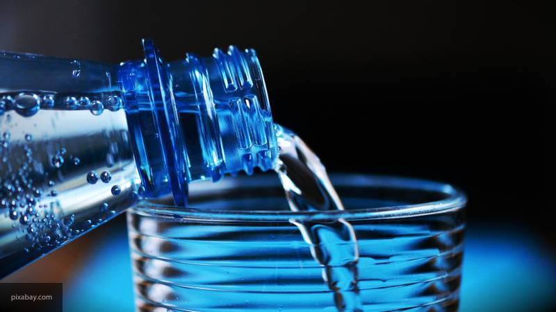 Больше четверти продаваемой в России питьевой воды является подделкой