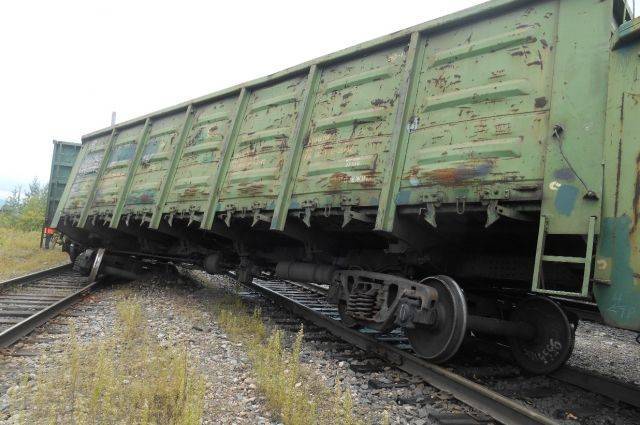 В Коми с рельсов сошли 23 вагона грузового поезда