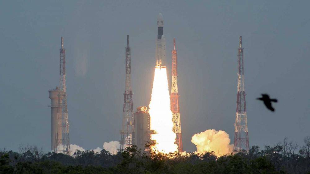 Индия отправила на Луну станцию и луноход