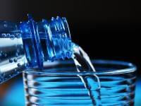В России до 80% питьевой воды в продаже - подделка - ТИА