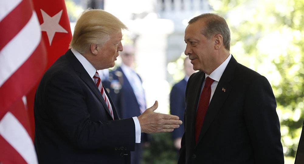 МИД Турции: Трамп не хочет вводить санкции против Турции из-за сделки с Россией