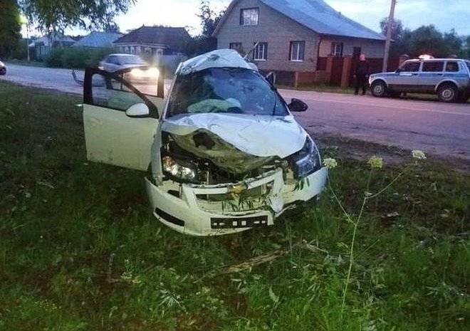 Под Рязанью Chevrolet врезался в дерево, погиб подросток