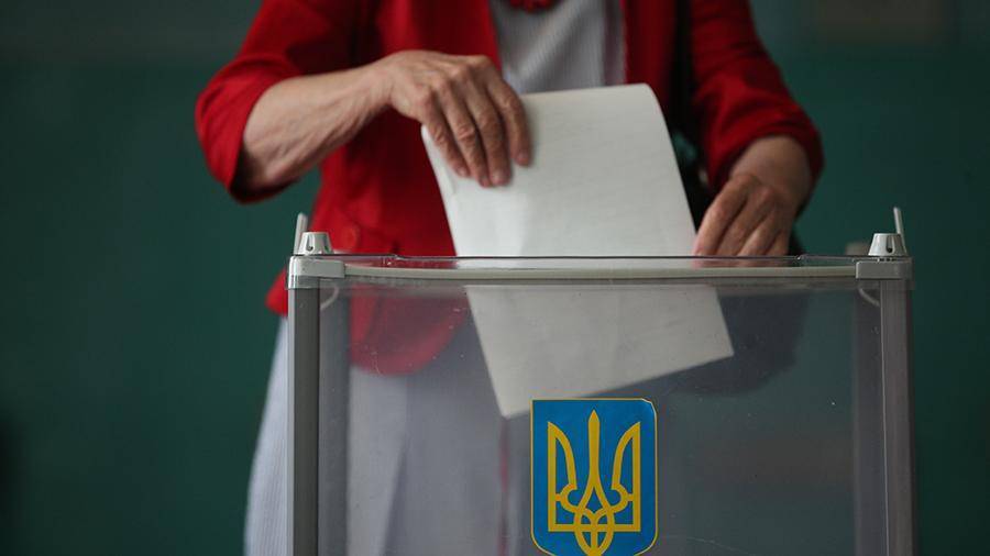 Пенсионерка во Львове пыталась съесть избирательные бюллетени