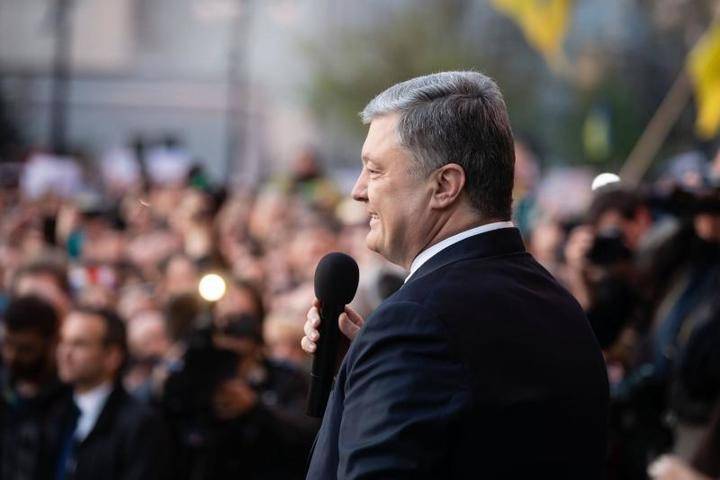 Партия Порошенко обошла Зеленского на выборах в Раду на участках за рубежом