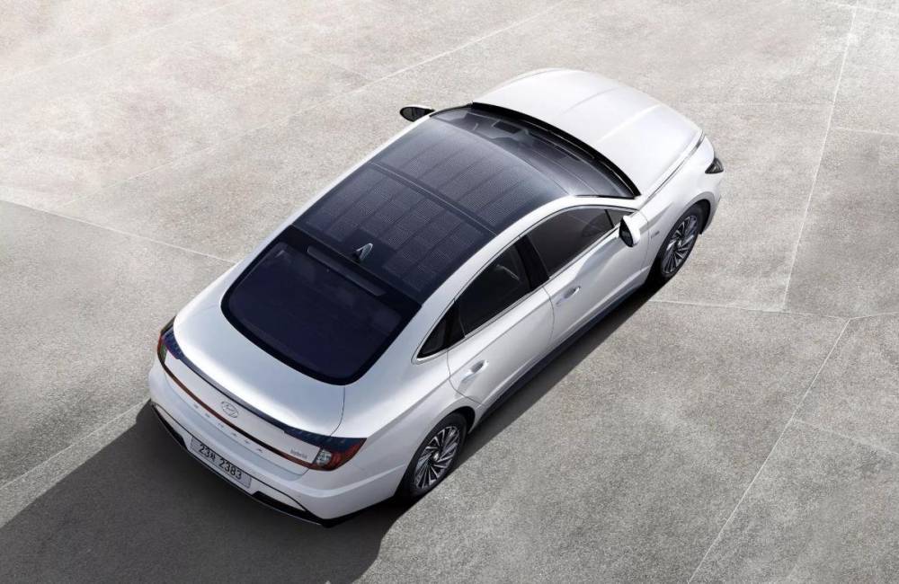 Новый Hyundai Sonata Hybrid получит крышу из солнечных батарей