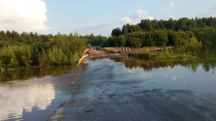 В Кировской области затопило мост через реку Каму