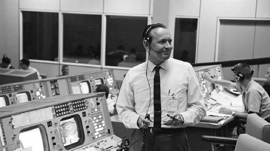 Ушел из жизни первый руководитель полетов космических миссий NASA