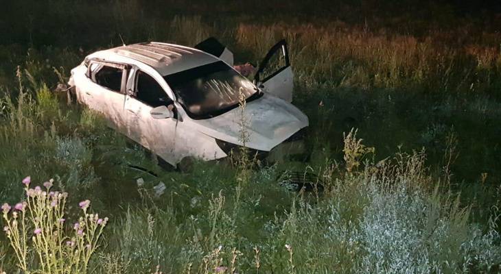 В Чувашии водитель и пассажирка на "Хендай" опрокинулись в кювет и погибли