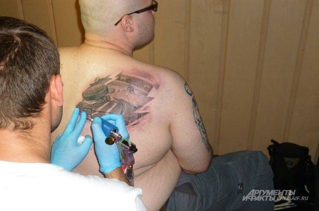ВЦИОМ: 96% россиян не планируют делать себе татуировки в ближайшее время