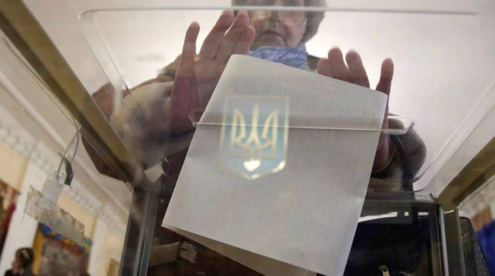 В Украине открылись избирательные участки на выборах в Раду