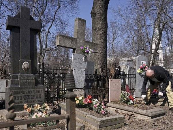 Жительница Калининградской области требует 300 тысяч рублей за пропажу могилы