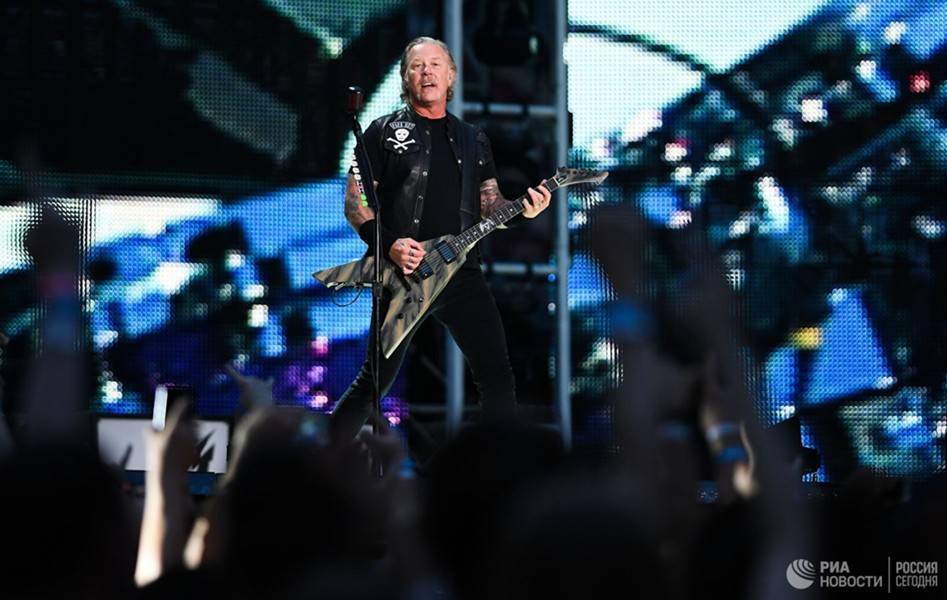 Объяснено появление песни Цоя на московском концерте Metallica