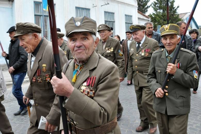 Сокрушительному поражению дивизии СС «Галичина» 75 лет: как на Украине из карателей сделали «героев»