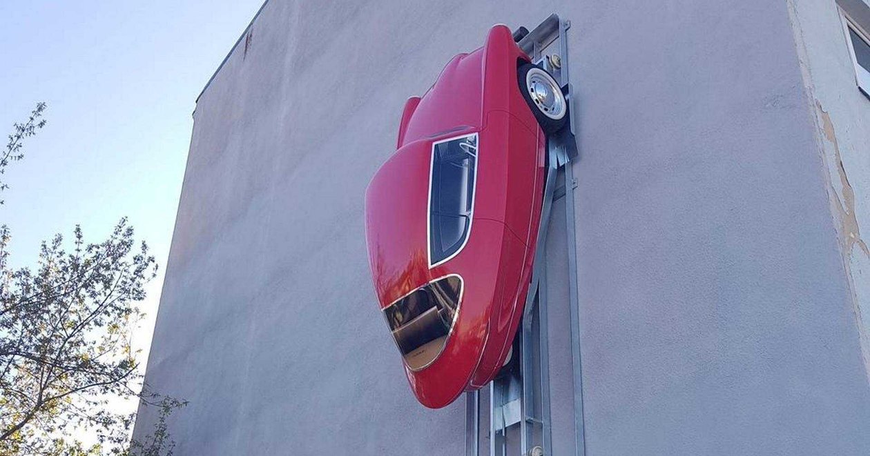 Эстонский электрокар будет парковаться на&nbsp;стене
