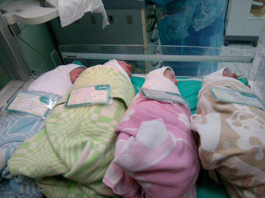 Забеременевшая в 37 лет петербурженка родила четверых