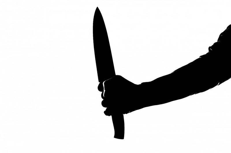 Житель Курганской области пытался изнасиловать девушку, угрожая ножом