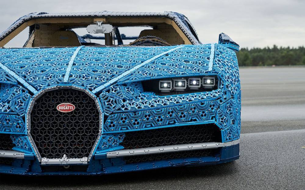 Bugatti Chiron собрали из&nbsp;Lego и&nbsp;поставили в&nbsp;Парк Горького&nbsp;— журнал За&nbsp;рулем