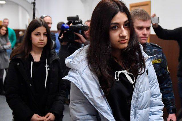 Суд продлил меру пресечения сестрам Хачатурян на три месяца