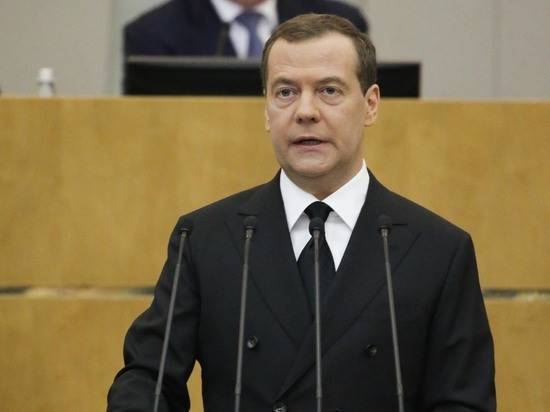 Медведев раскритиковал хабаровского губернатора после пожара в детском лагере