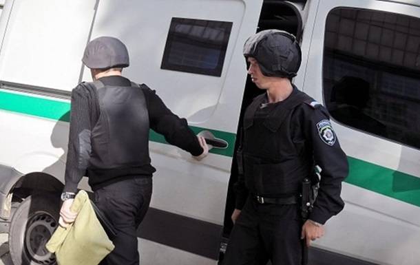 В Киеве неизвестный ограбил инкассаторов на 1 млн гривен | Новороссия