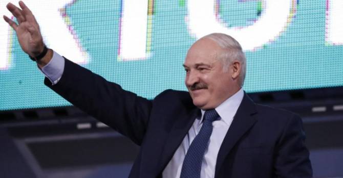Между Кремлем и исторической памятью: поедет ли Лукашенко в Вильнюс и Варшаву