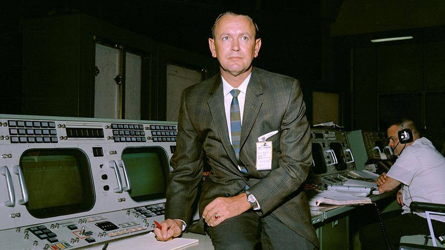 В США скончался первый руководитель полетов космических миссий NASA