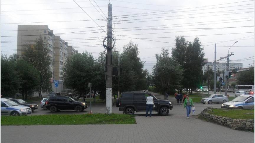 В Кирове бесправник на внедорожнике сбил велосипедиста