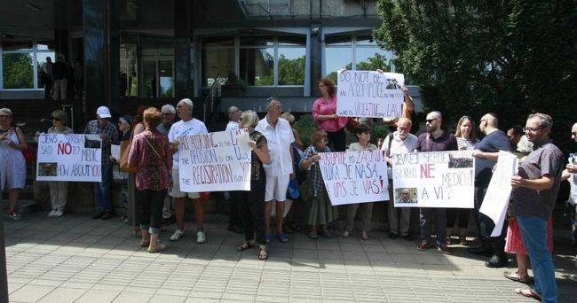 Евреи Белграда устроили протест под Министерством юстиции