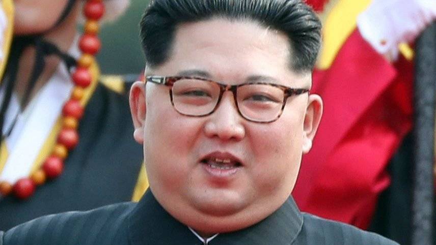 Ким Чен Ын осмотрел новую северокорейскую подлодку