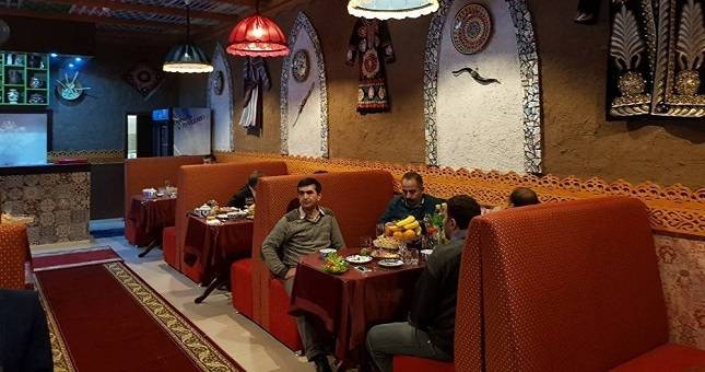 Рустам Эмомали поручил провести оценку рынков и гостиниц Душанбе