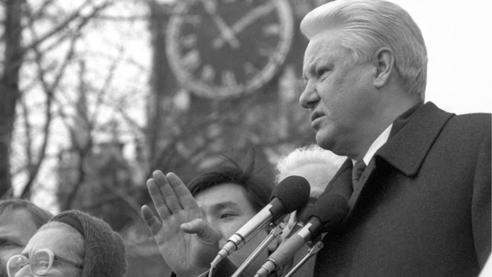 От Курил до Калининграда: После разоблачения с Карелией Ельцину припомнили все, что было "предано и продано"