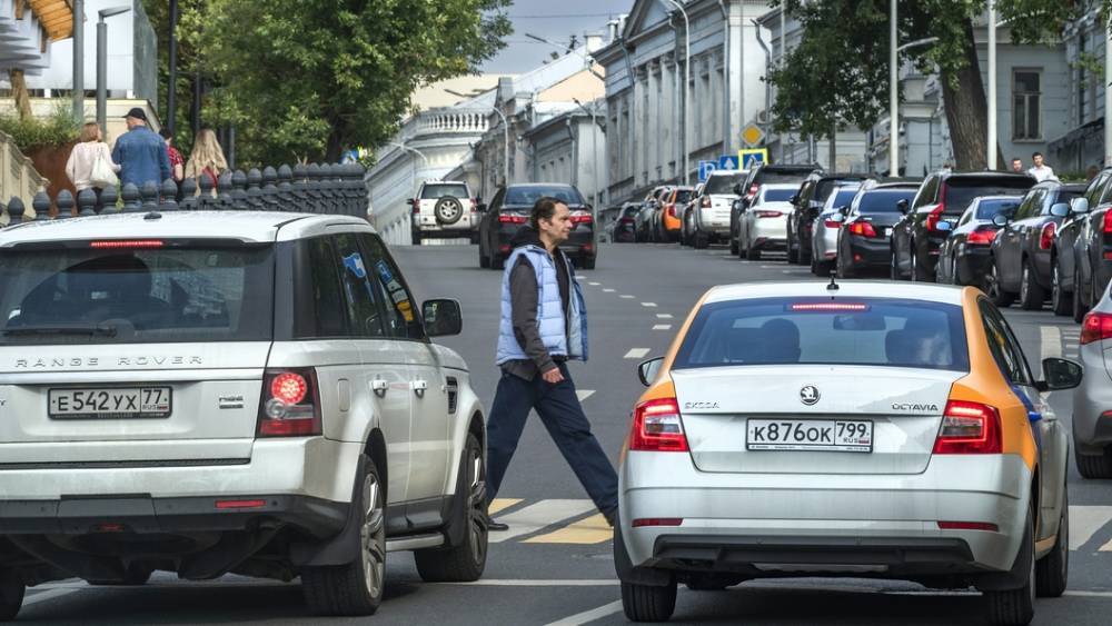 На запчасти: Самыми угоняемыми автомобилями в России оказались бюджетные